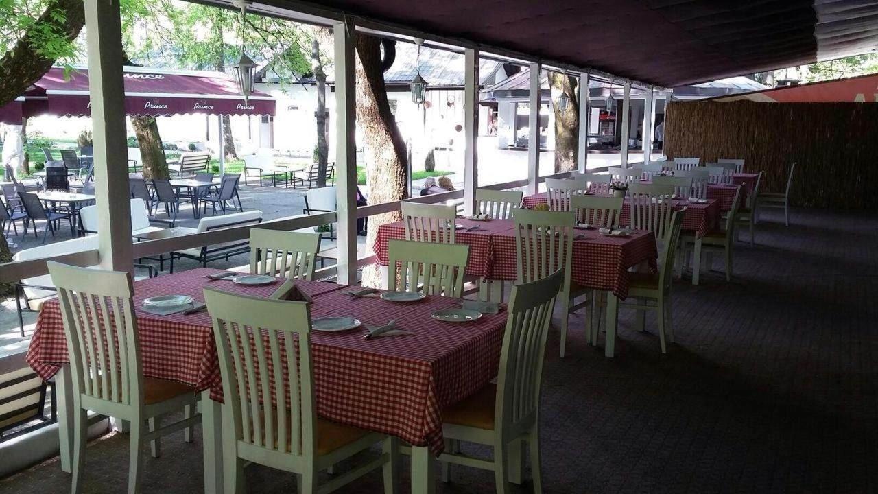 Camp Karagaq Peja Restaurant2